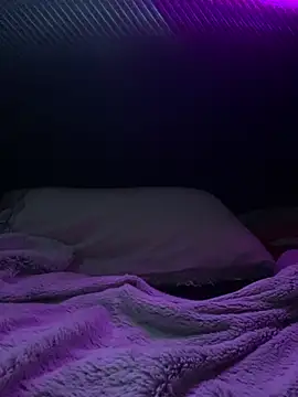 Snapshot of Leaa2000 chatting on October 11, 2025, 9:24 pm Leaa2000 online show from October 11, 2025, 9:24 pm