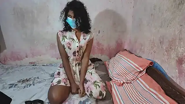 Snapshot of LarkingNewel chatting on January 18, 2026, 3:05 pm LarkingNewel online show from January 18, 2026, 3:05 pm