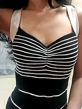 Daizy Shah online show from September 20, 2025, 2:51 pm