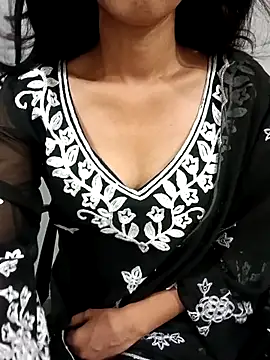 Daizy Shah online show from June 20, 2026, 2:53 pm