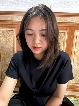 Snapshot of Lonnina chatting on October 30, 2025, 6:37 am Lonnina online show from October 30, 2025, 6:37 am