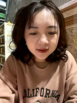 Snapshot of Lonnina chatting on November 12, 2025, 1:28 am Lonnina online show from November 12, 2025, 1:28 am