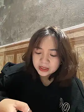 Snapshot of Lonnina chatting on November 13, 2025, 2:10 am Lonnina online show from November 13, 2025, 2:10 am