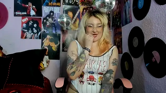 Avril Maria online show from April 27, 2026, 7:12 pm