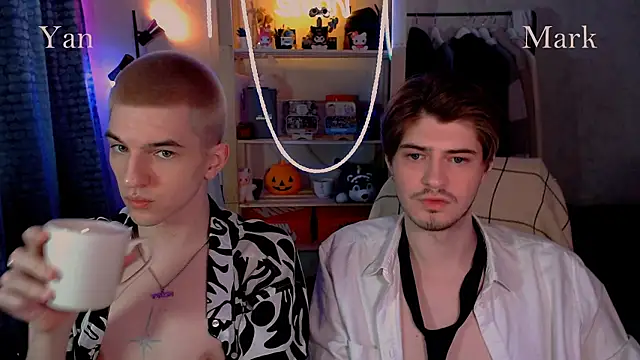 itsyanbb online show from March 22, 2026, 2:53 pm