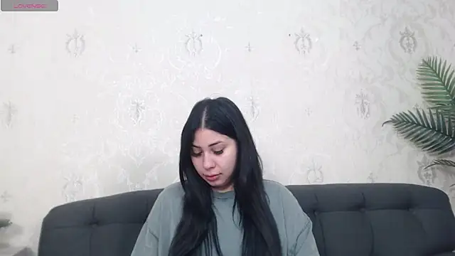 Snapshot of AnaysDivine chatting on October 1, 2025, 3:01 am AnaysDivine online show from October 1, 2025, 3:01 am