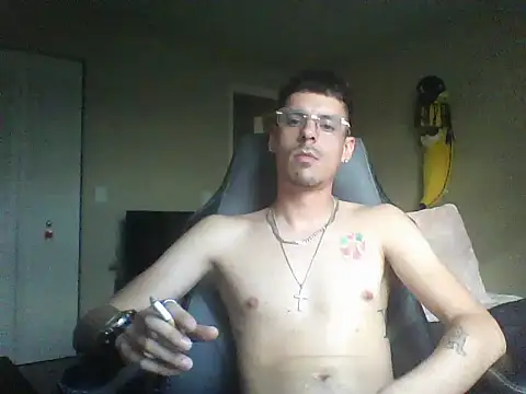 latinosatiro94 online show from September 30, 2025, 11:21 pm