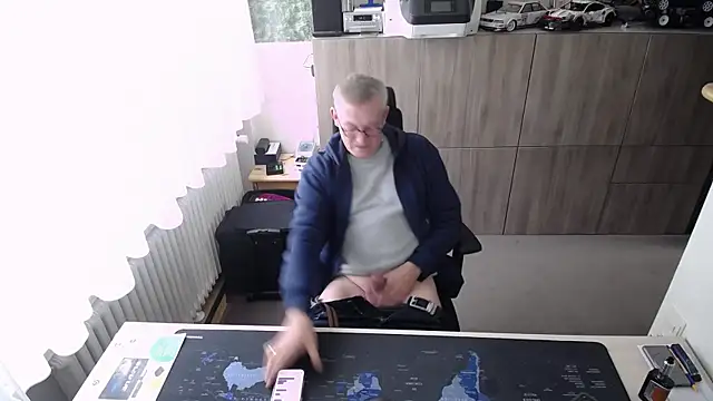 Snapshot of randyandy67 chatting on November 10, 2025, 11:53 am randyandy67 online show from November 10, 2025, 11:53 am