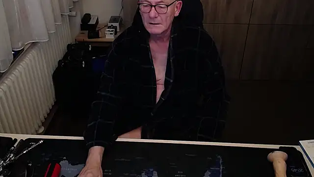 Snapshot of randyandy67 chatting on November 12, 2025, 7:46 pm randyandy67 online show from November 12, 2025, 7:46 pm