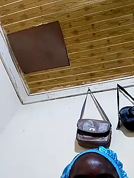 bubbles butt online show from September 17, 2025, 10:11 pm