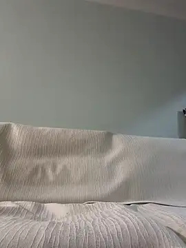 Snapshot of miniyellower chatting on October 25, 2025, 12:02 pm miniyellower online show from October 25, 2025, 12:02 pm