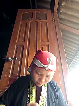 linh-miu online show from September 16, 2025, 2:34 am