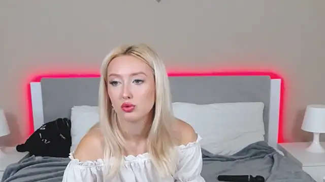 MarianeSun online show from September 9, 2025, 4:12 am