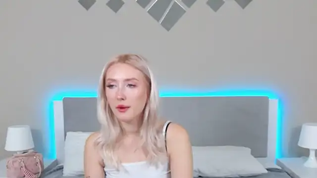 MarianeSun online show from September 17, 2025, 4:03 am