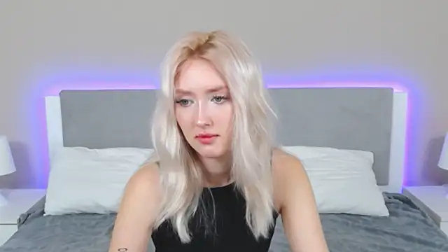 MarianeSun online show from September 18, 2025, 4:14 am