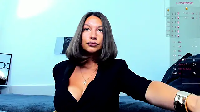 KellySmitS online show from June 22, 2026, 5:10 pm