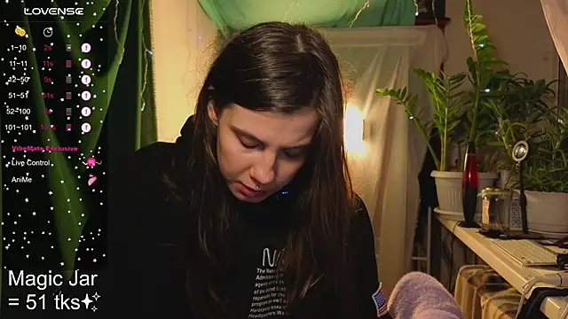 HoneyLem0n online show from September 23, 2025, 4:43 pm