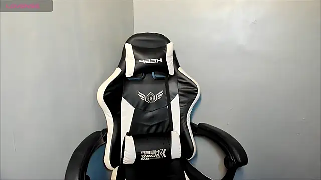 Snapshot of QueenCasandra chatting on October 25, 2025, 2:13 pm QueenCasandra online show from October 25, 2025, 2:13 pm