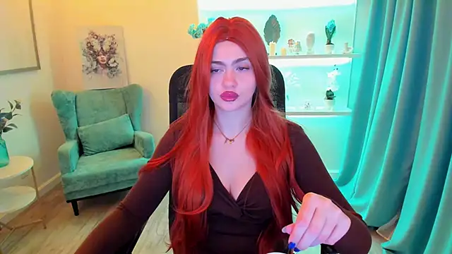 Snapshot of LeslieMineg chatting on October 13, 2025, 11:43 am LeslieMineg online show from October 13, 2025, 11:43 am