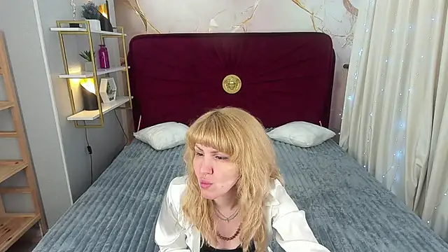 NatalyChanell online show from September 13, 2025, 3:17 am