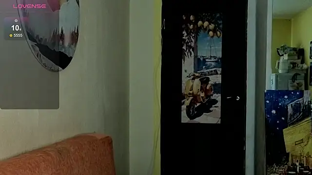 SkyHelen online show from May 14, 2026, 6:42 am