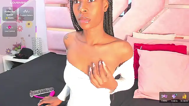 Snapshot of Cattaleyyaxxx chatting on October 3, 2025, 11:18 am Cattaleyyaxxx online show from October 3, 2025, 11:18 am