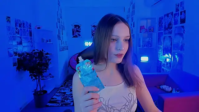 JenniferKiim online show from February 5, 2026, 8:52 am