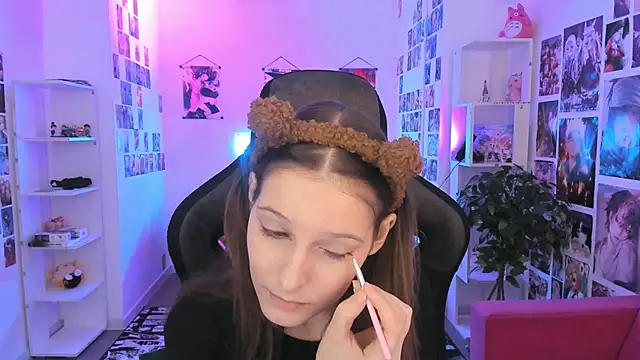 JenniferKiim online show from March 8, 2026, 8:29 am