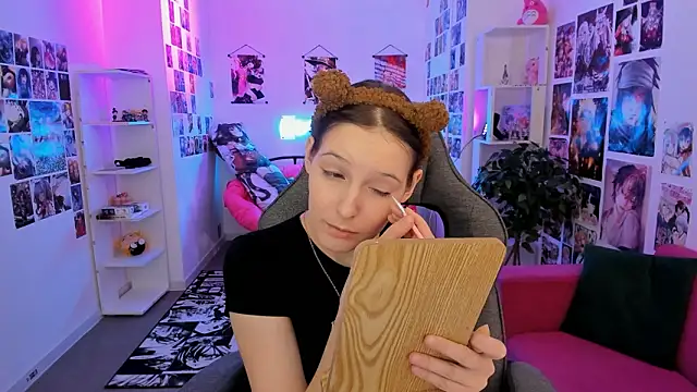 JenniferKiim online show from March 16, 2026, 10:08 am