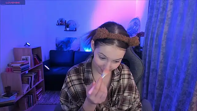 JenniferKiim online show from March 26, 2026, 2:28 am