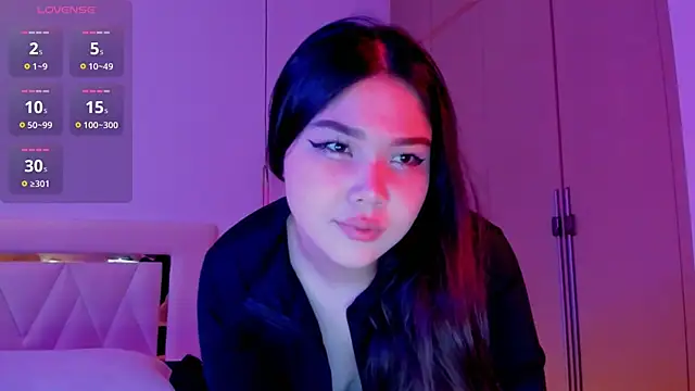 yummmymommy online show from September 18, 2025, 12:18 pm