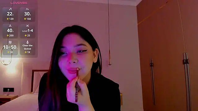 yummmymommy online show from September 19, 2025, 12:39 pm