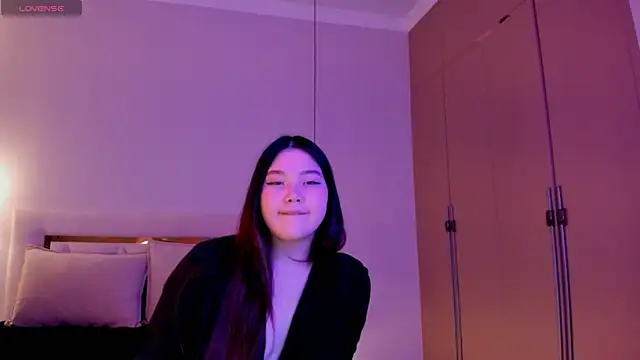 yummmymommy online show from September 25, 2025, 2:32 pm