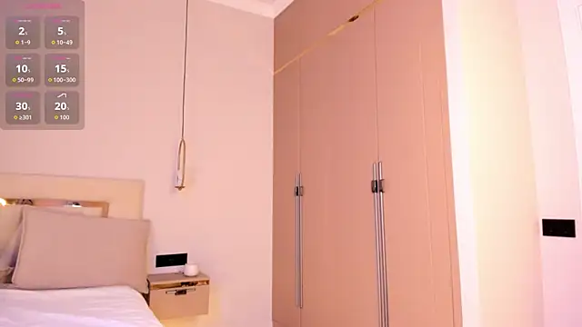 yummmymommy online show from September 29, 2025, 1:49 pm