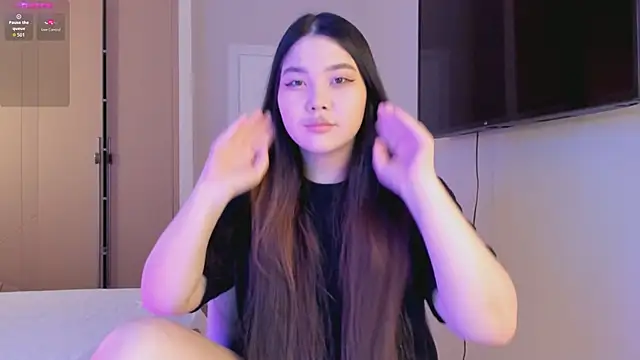 yummmymommy online show from September 30, 2025, 1:27 pm