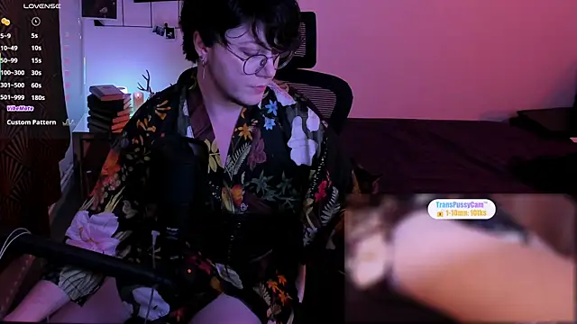 Snapshot of MossPrince chatting on May 21, 2026, 7:32 pm MossPrince online show from May 21, 2026, 7:32 pm