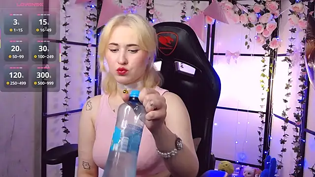 Honey Mouth online show from September 14, 2025, 2:38 pm