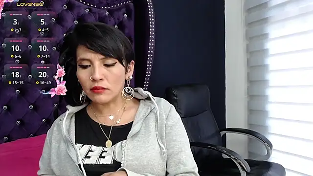 Daniahot  online show from September 12, 2025, 7:25 pm
