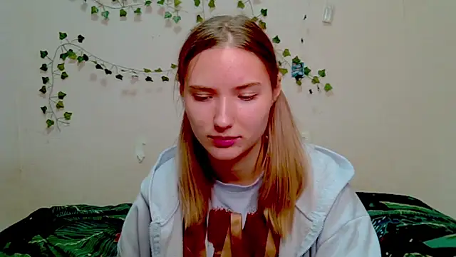  kikiclark   online show from November 27, 2025, 8:55 pm