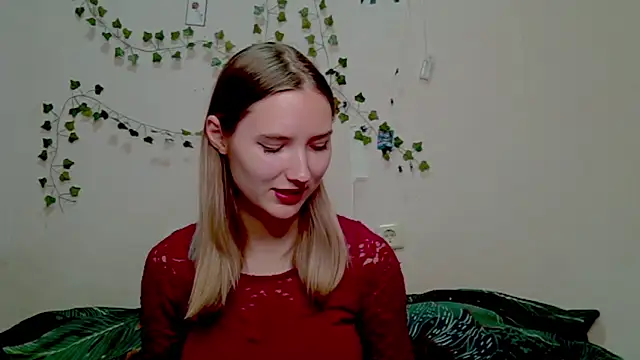  kikiclark   online show from November 29, 2025, 9:18 pm