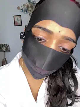DesiSexyMonika online show from May 13, 2026, 9:39 am