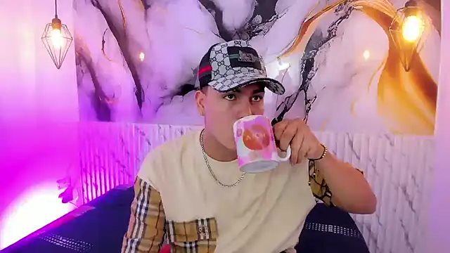 Snapshot of ActiSain chatting on October 10, 2025, 2:43 am ActiSain online show from October 10, 2025, 2:43 am