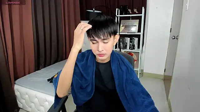 xxxhugecocktwinkxxx online show from October 6, 2025, 4:37 pm