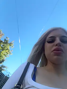 Steffi Snowbunny online show from September 19, 2025, 3:02 pm