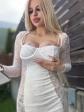 Steffi Snowbunny online show from May 3, 2026, 1:06 pm