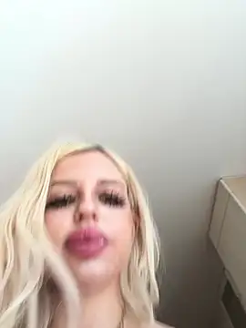 Snapshot of Steffi_Snowbunny chatting on June 18, 2026, 1:15 pm Steffi Snowbunny online show from June 18, 2026, 1:15 pm