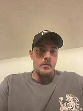 Snapshot of DaNNyeL016 chatting on June 6, 2026, 1:43 am DaNNyeL016 online show from June 6, 2026, 1:43 am