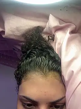 luluzinhax online show from March 25, 2026, 5:46 am