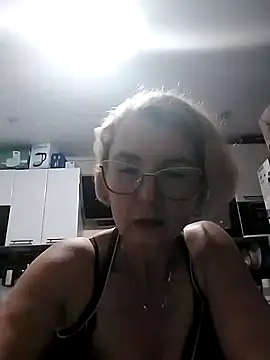 VasylynaLove421 online show from September 12, 2025, 6:41 pm