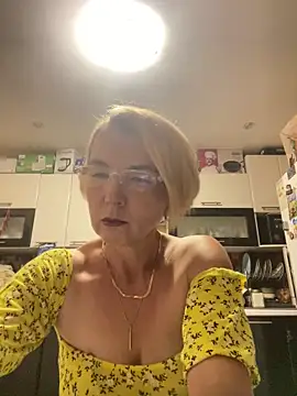 VasylynaLove421 online show from September 16, 2025, 7:15 pm